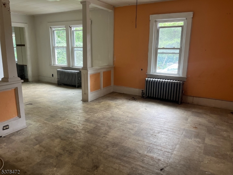 property viewer photo 3