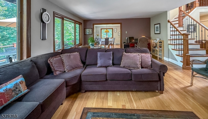 property viewer photo 12