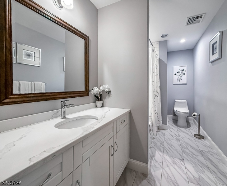 property viewer photo 33