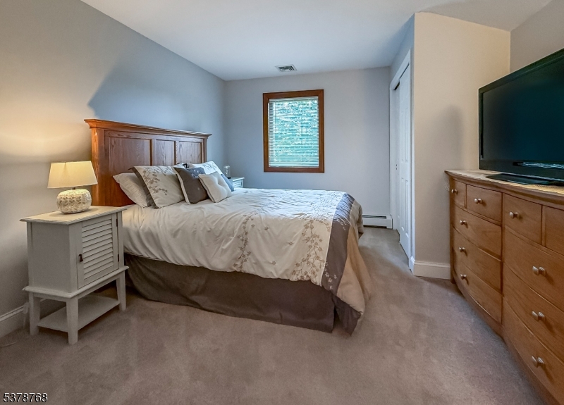 property viewer photo 35
