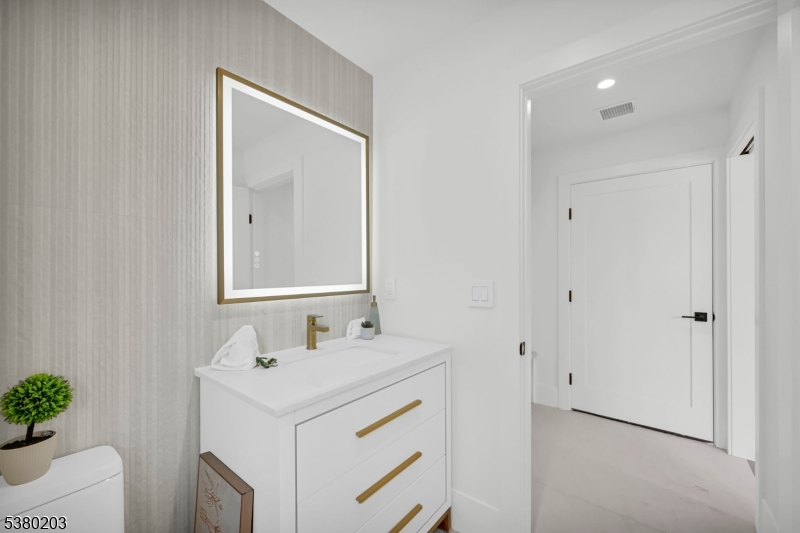 property viewer photo 21