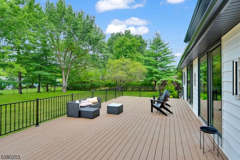 property viewer photo 42