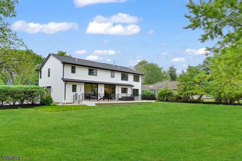 property viewer photo 44