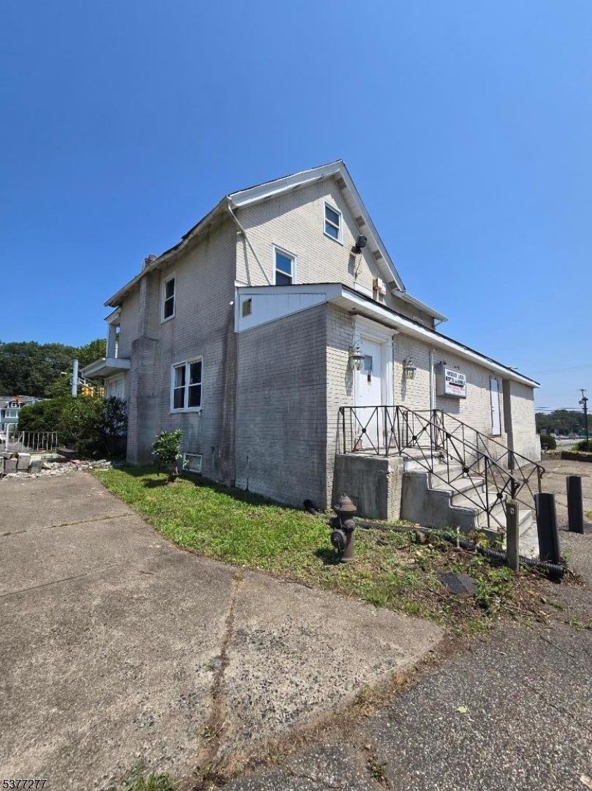 main property photo 14