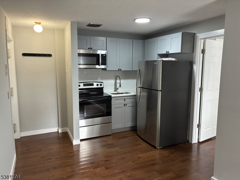 property viewer photo 2