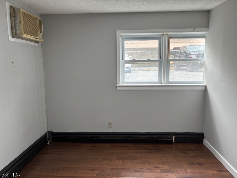 property viewer photo 3