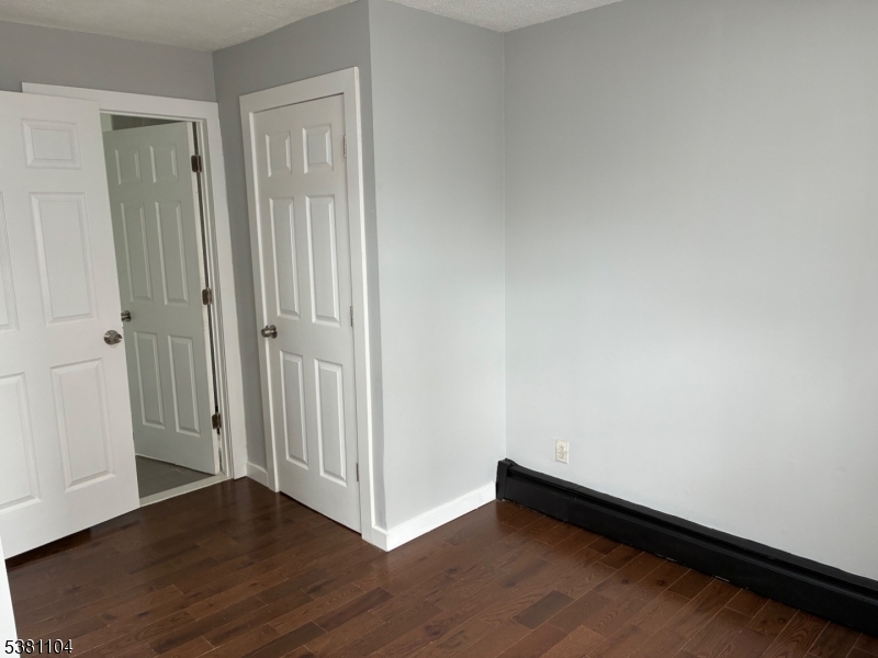property viewer photo 4