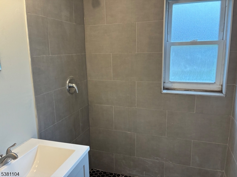 property viewer photo 5
