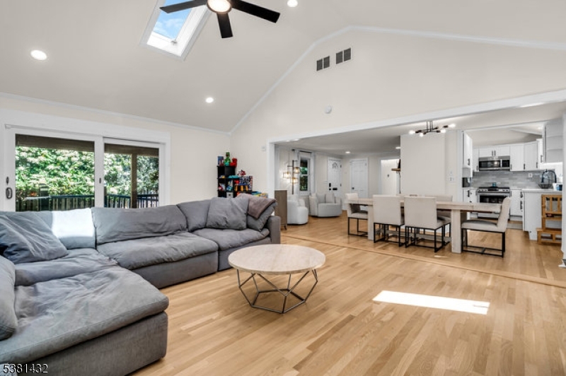 property viewer photo 10