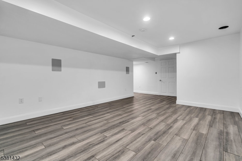 property viewer photo 17