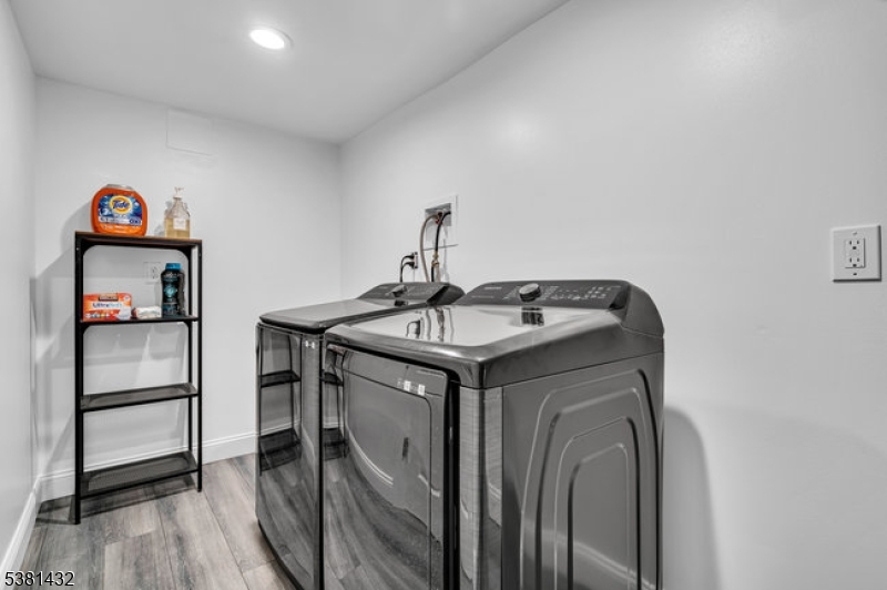 property viewer photo 18