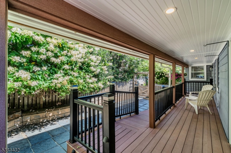 property viewer photo 2