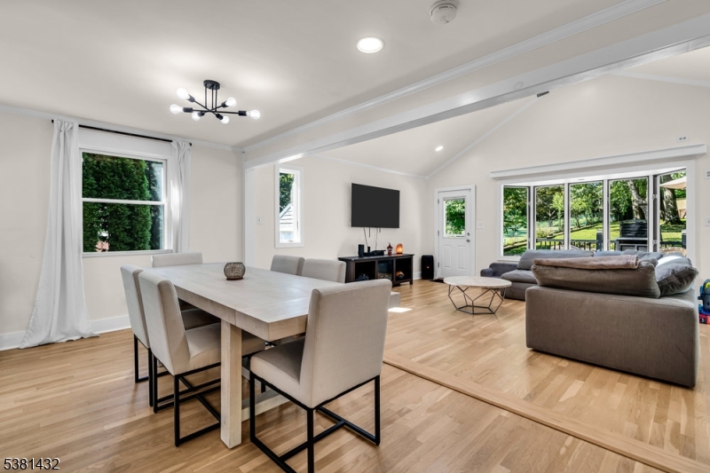 property viewer photo 9