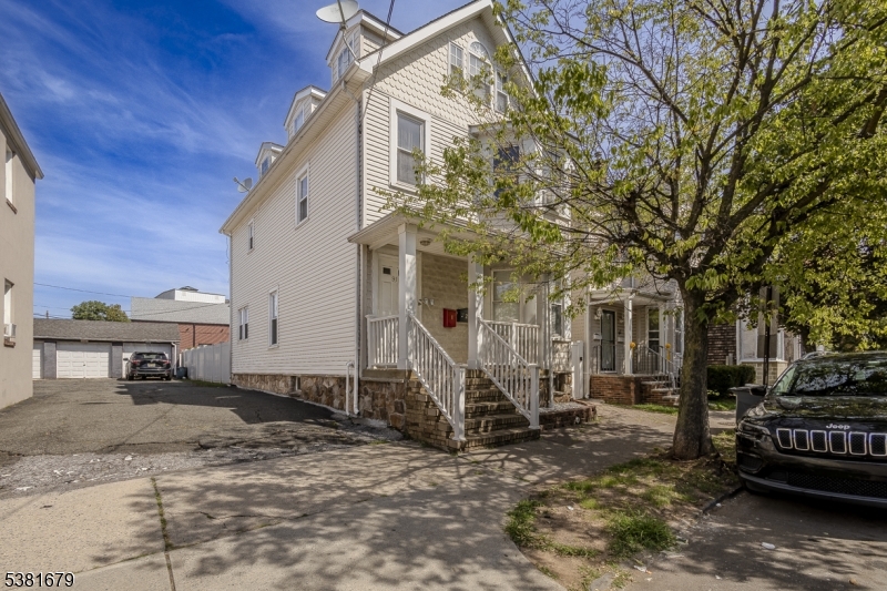 property viewer photo 1