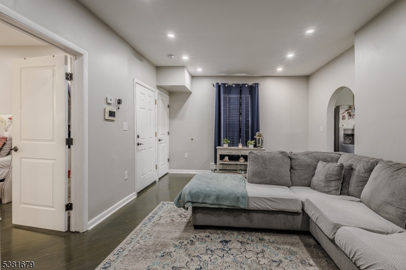 property viewer photo 14
