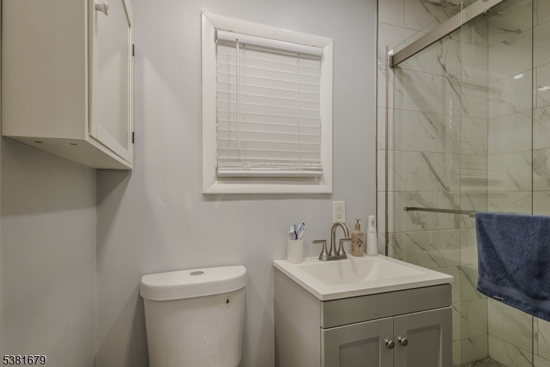 property viewer photo 15