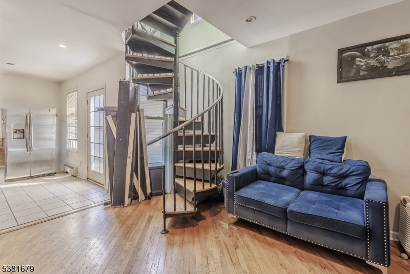 property viewer photo 25