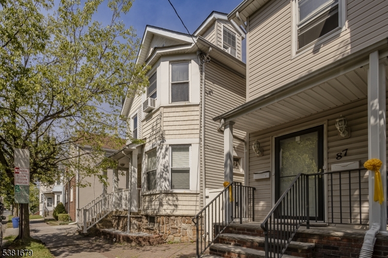property viewer photo 3