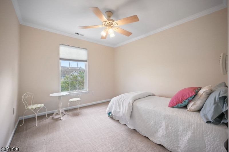 property viewer photo 18