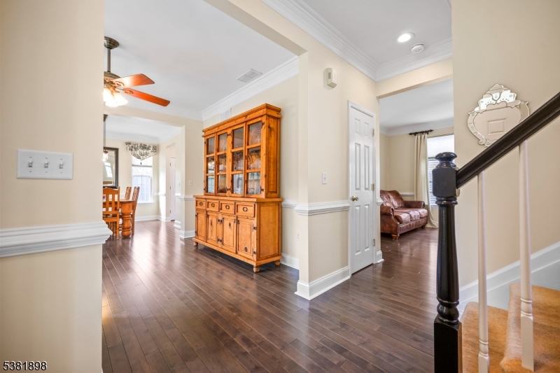 property viewer photo 5