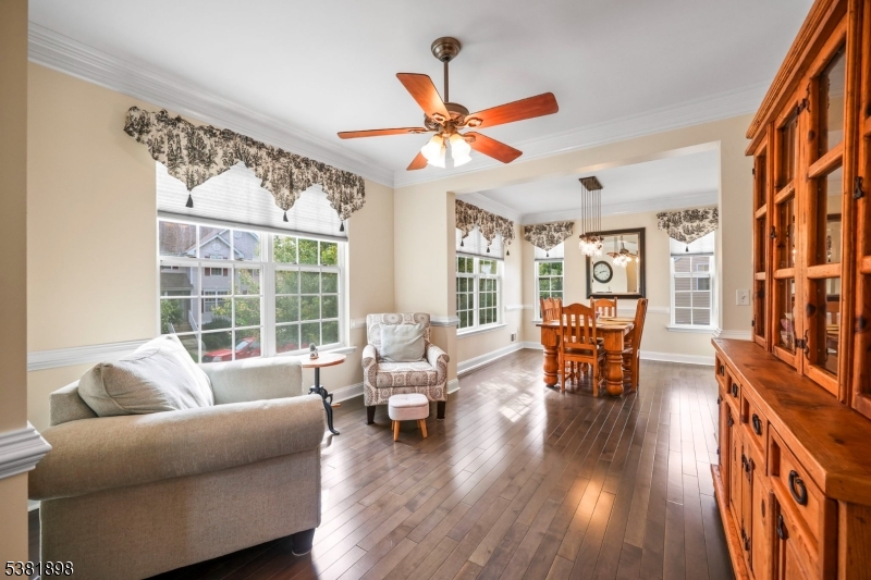 property viewer photo 6
