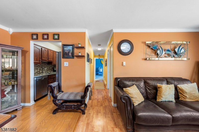 property viewer photo 10