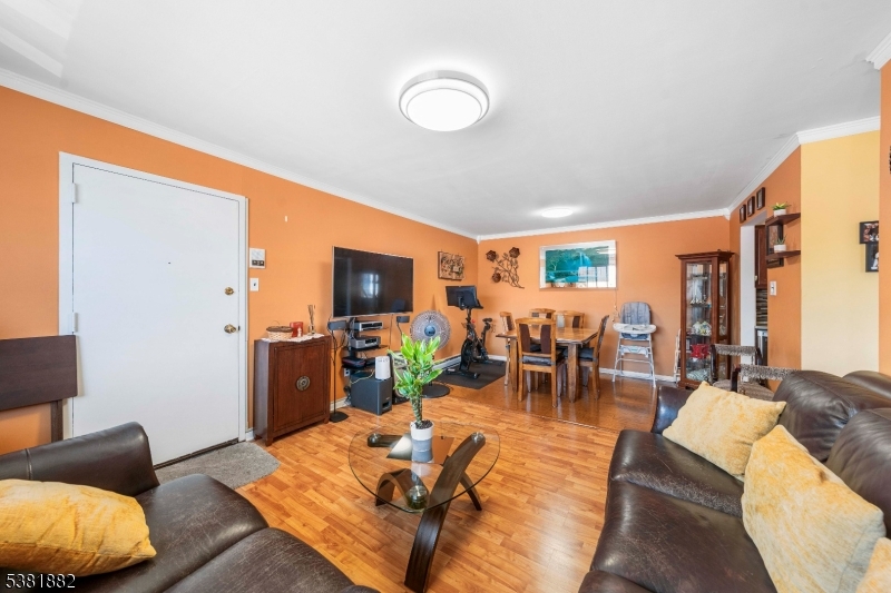 property viewer photo 4