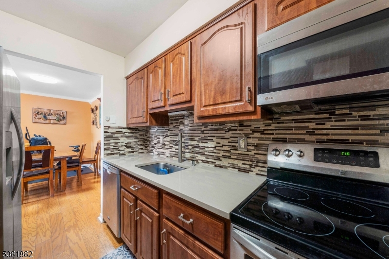 property viewer photo 9