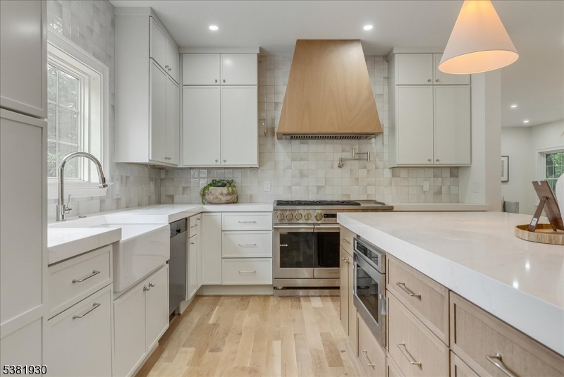property viewer photo 10