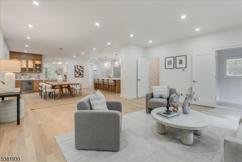 property viewer photo 11