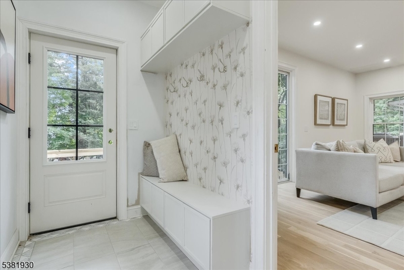 property viewer photo 13
