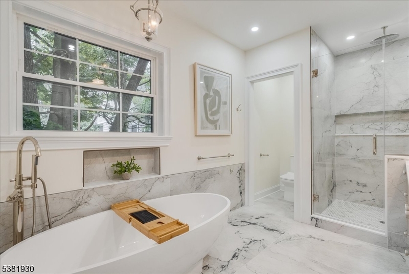 property viewer photo 16