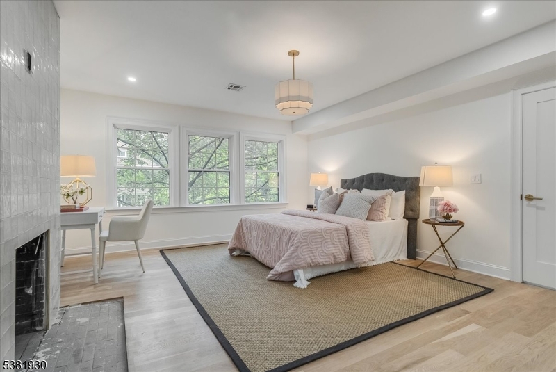 property viewer photo 22