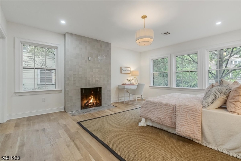 property viewer photo 23