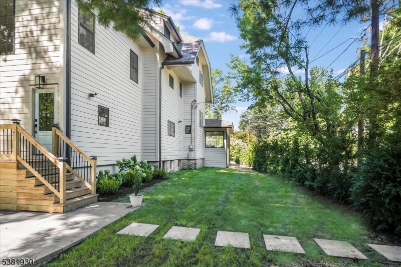 property viewer photo 32
