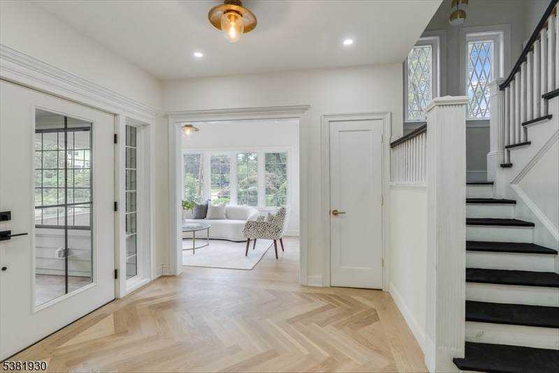 property viewer photo 4