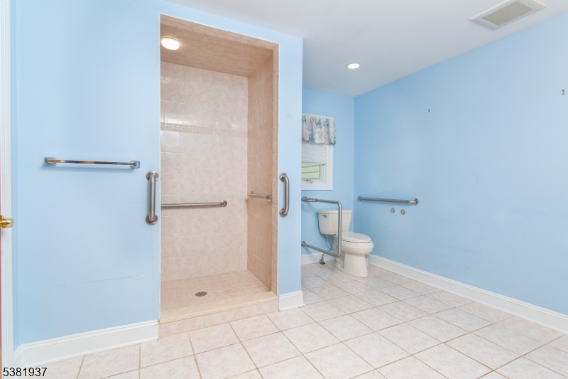 property viewer photo 17