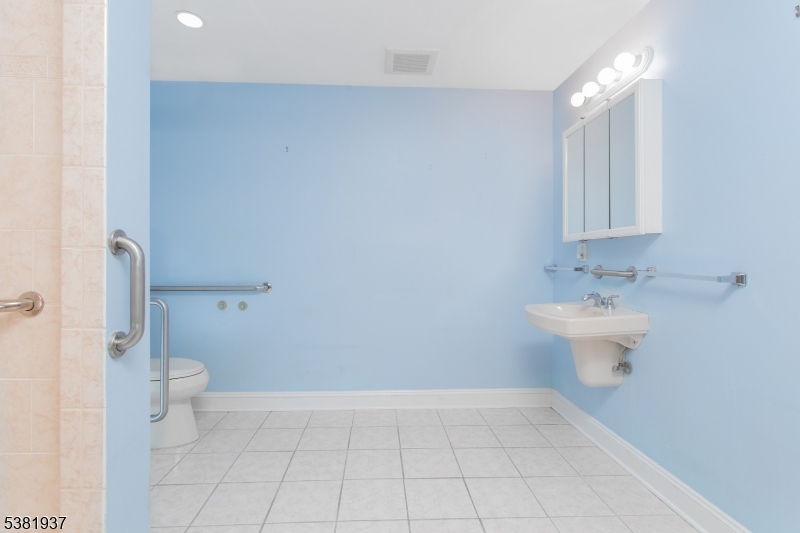 property viewer photo 19