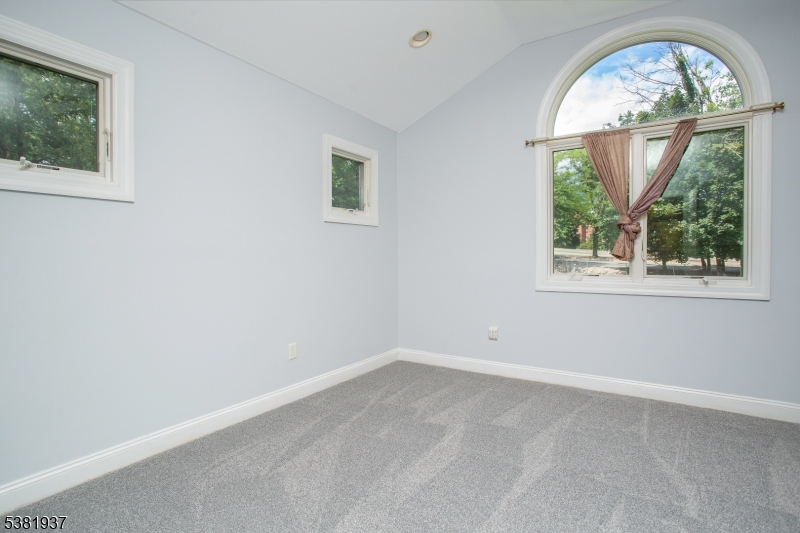 property viewer photo 23