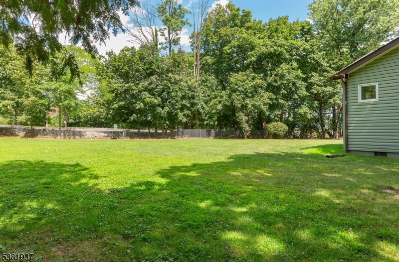 property viewer photo 35
