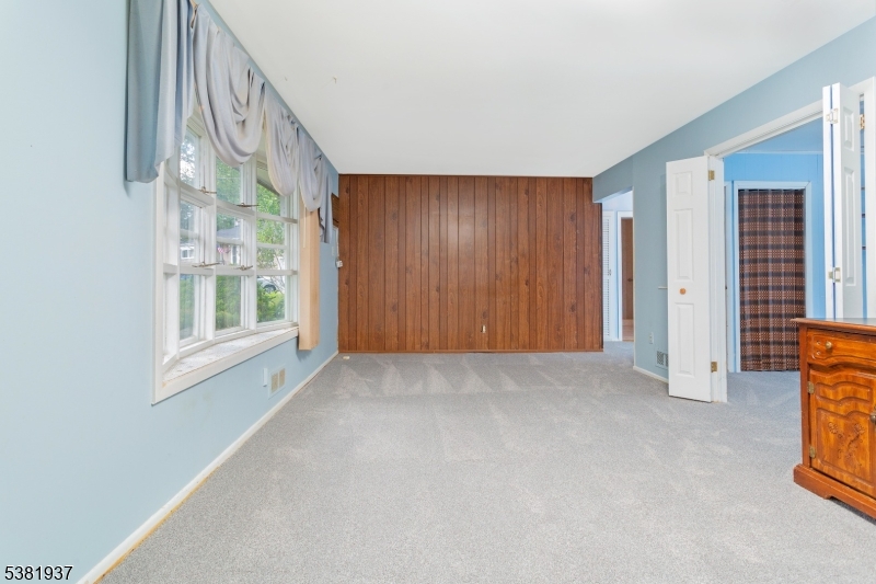 property viewer photo 4