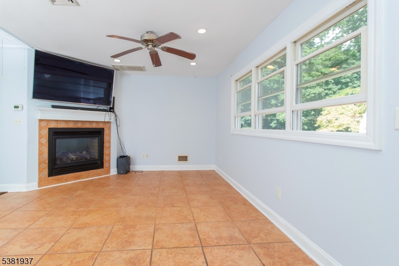 property viewer photo 8