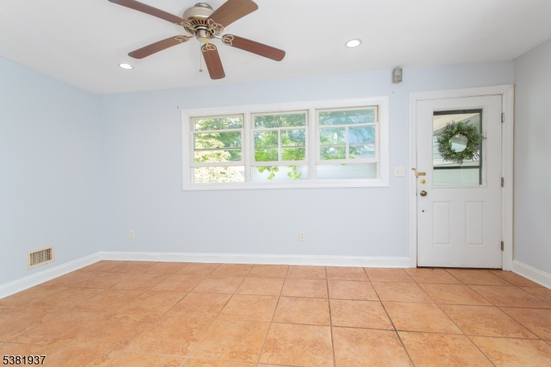 property viewer photo 9