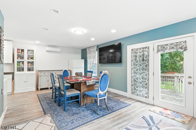property viewer photo 2