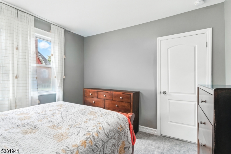 property viewer photo 9