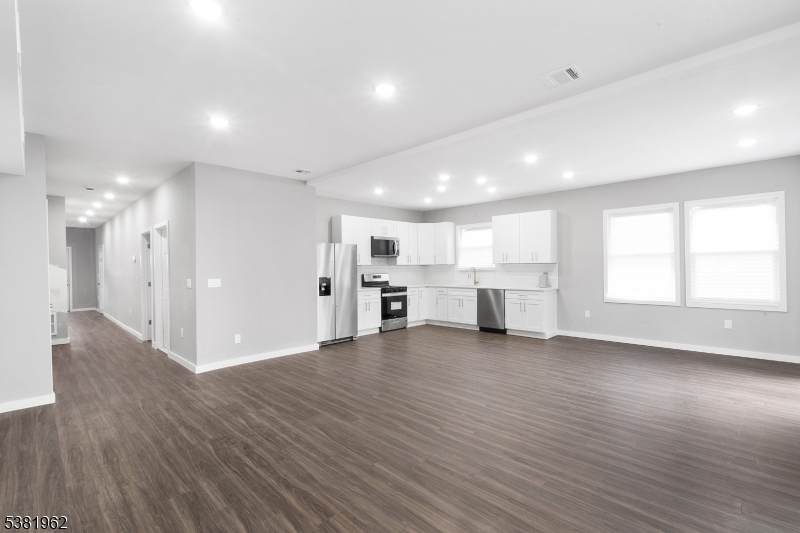 property viewer photo 1