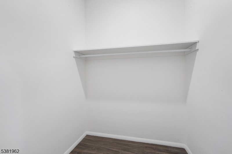 property viewer photo 12
