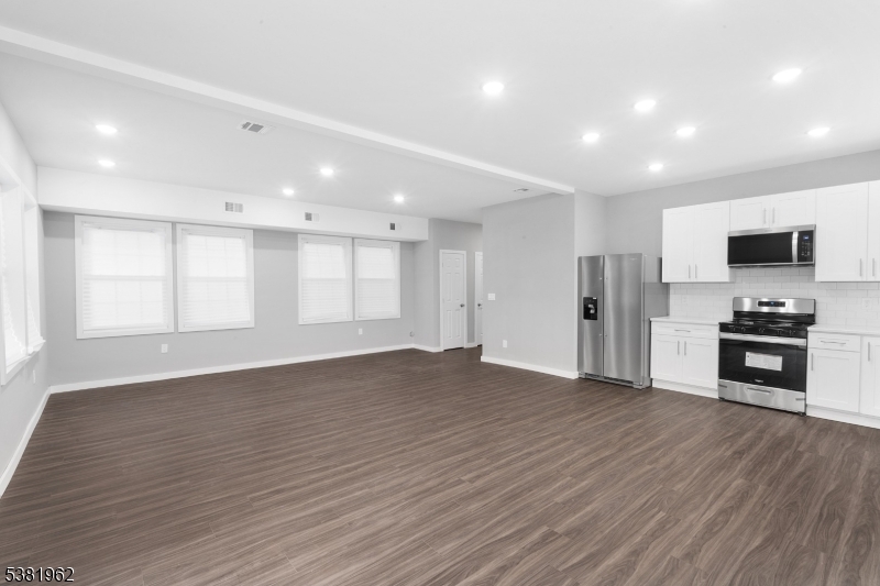property viewer photo 14