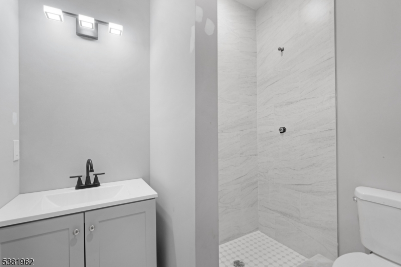 property viewer photo 17