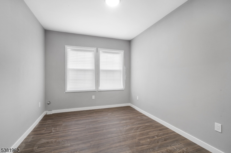 property viewer photo 18